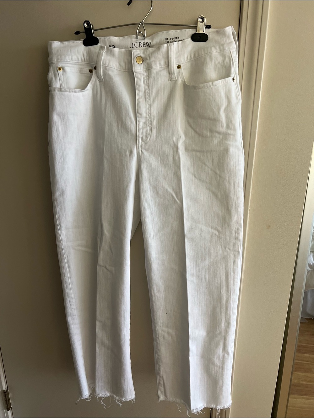 J.Crew ’96 Slim Wide White Jeans Size 33 Raw Hem